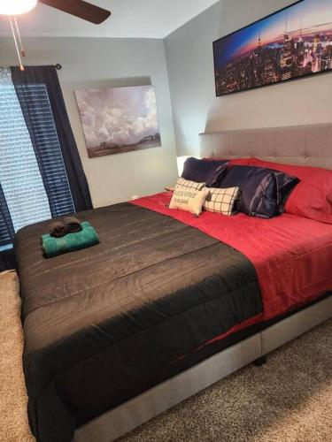 Blue Shark *B542* @ Medical Center Modern 1BR King Apartment in Houston, USA