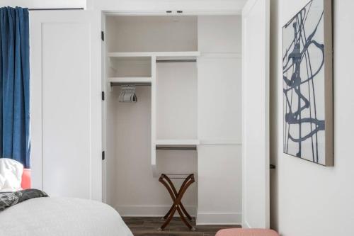 Instagrammable Home w/ Rooftop Deck, 3 bdrm Suites in Nashville, USA