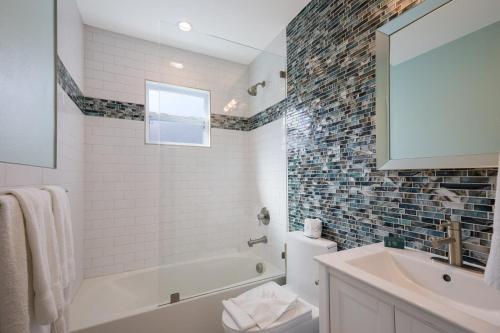 Canario Cottage Home - image 12