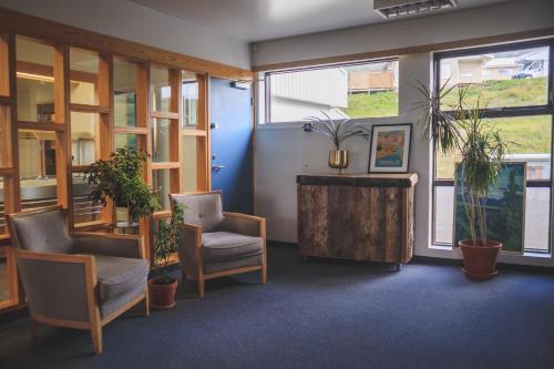 The Cliff Hotel - image 9