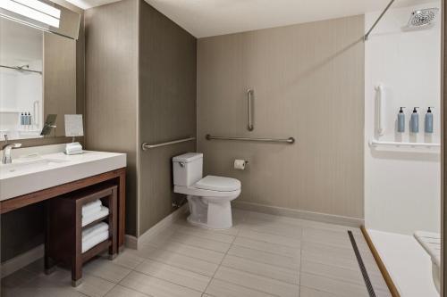 Courtyard by Marriott Minneapolis West - image 10