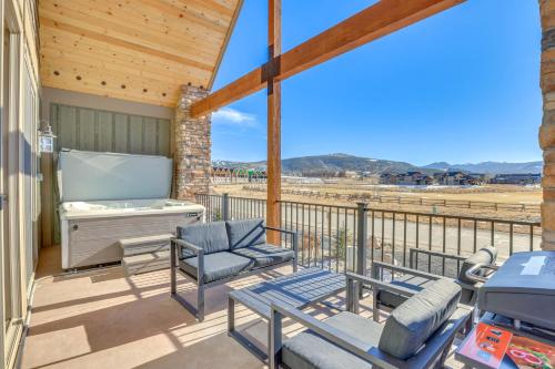 Spacious Granby Townhome Hot Tub and Mountain Views