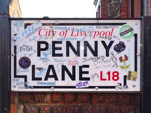 Modern & Stylish Home at the corner of famous Penny Lane in Liverpool, Liverpool (photo 10)