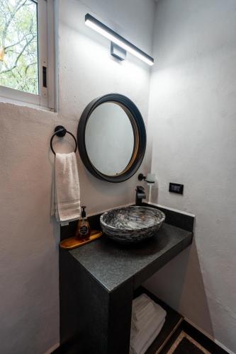 Casa Tizates-"Laguna N" Habitación doble in Valle de Bravo, Mexico