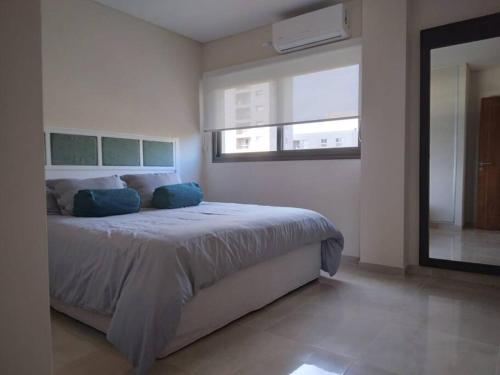 One-Bedroom Apartment image 9