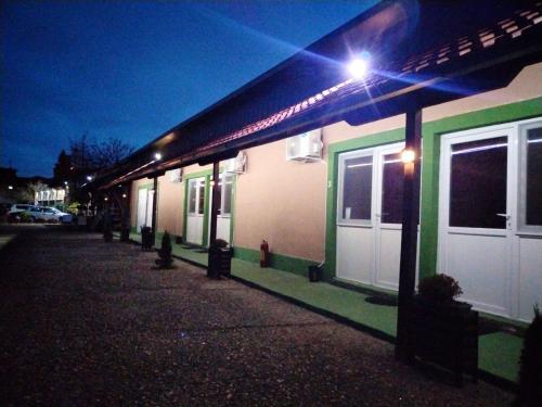 베오그라드 FUN ROOMS SOBE PRENOĆIŠTE (FUN ROOMS SOBE PRENOCISTE) 3성급 호텔 외관