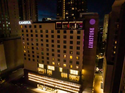 Cambria Hotel Austin Downtown