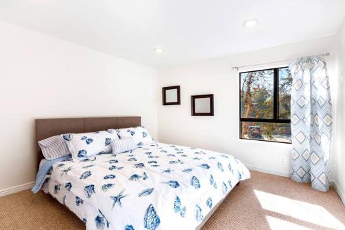 Remodeled Warner Center Condo (Woodland Hills)