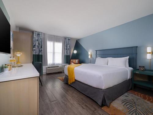 Junior King Suite