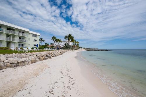 Florida Keys Sea Isle Condo Ocean Front Private Beach