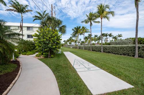 Florida Keys Sea Isle Condo Ocean Front Private Beach