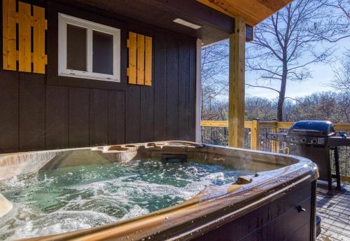 Whispering Winds Hot Tub Game Room WIFI 560 FREE tickets each paid day - image 6
