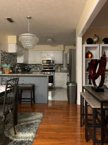 Blue Ivey Estates - 5 miles from Ft. Moore in Columbus, USA
