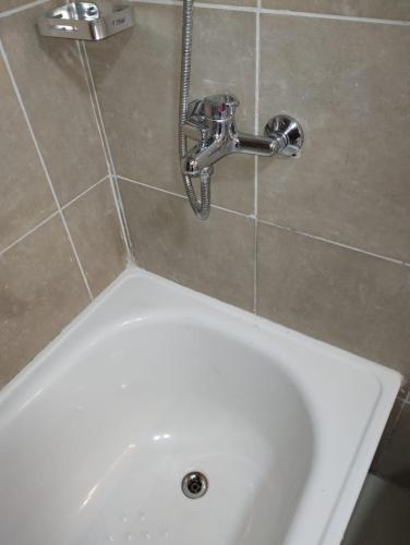 One-Bedroom Apartment image 8