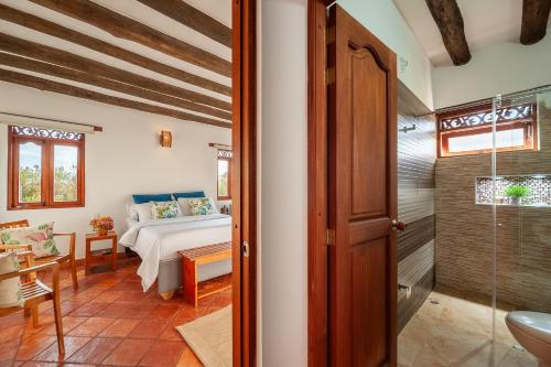 Double Room with Extra Bed image 1
