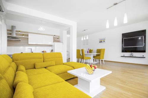 Superior Two-Bedroom Apartment with Terrace room in Apartment Royal