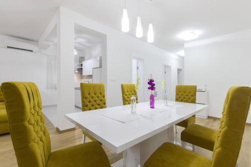 Superior Two-Bedroom Apartment with Terrace image 3