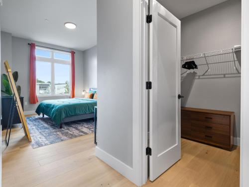 Stunning 2BR Condo in Assembly Square East Somerville in Somerville, USA