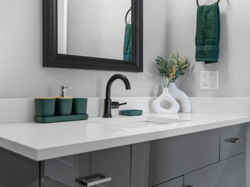 Stunning 2BR Condo in Assembly Square East Somerville in Somerville, USA