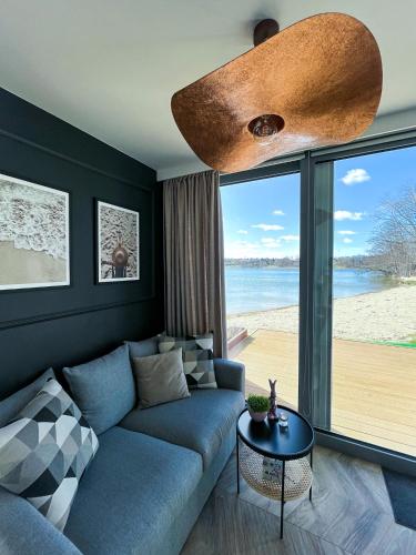 2 bedrooms, 4 beds