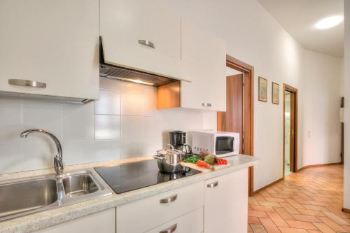 2 bedrooms, 3 beds