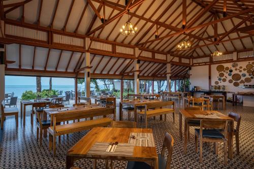 Restaurant, Centara Chaan Talay Resort & Villas in Trad Waterfront