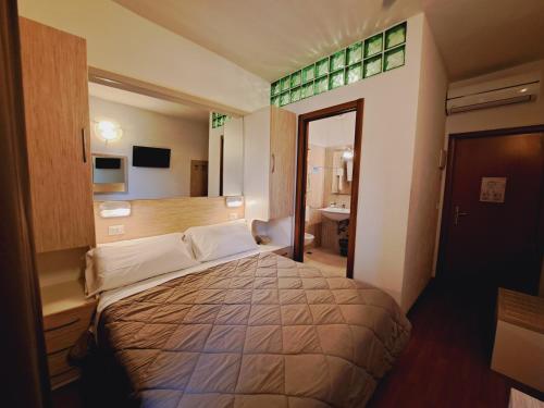 Hotel Butterfly - image 3