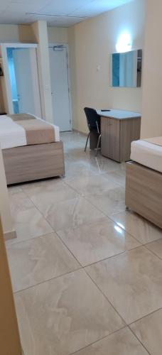 Allegro Hotel - image 11