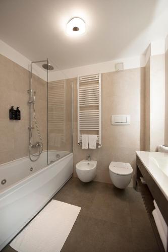 Superior Double Room image 5