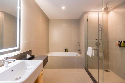 room detail thumbnail 2