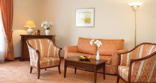 Deluxe Room image 5