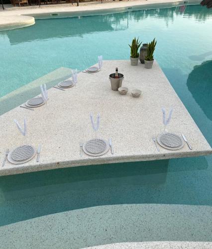 Maistas ir gėrimai, Nino Lodge in Fimela