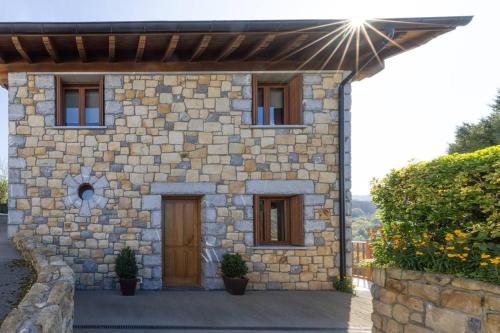 Munalla Landarbide-Ideal familias, amigos by Egona in Aia