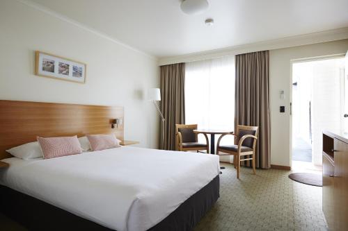 Bay Beach Motel Room Type - Standard Queen Room