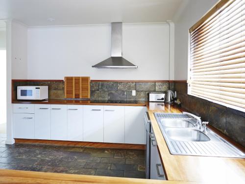 廚房, 海灣汽車旅館 (Bay Beach Motel) in 拜倫灣