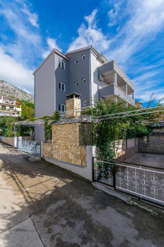 Apartments Kristina Omiš 