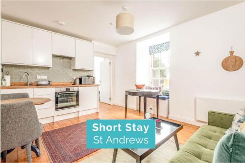 Central 2 Bedroom Apartment - South Street - St Andrews