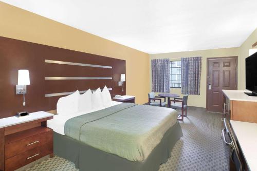 Days Inn by Wyndham Fayetteville