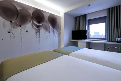 Ramada Plaza by Wyndham Bucharest Convention Center Room Type - Twin Room - Non-Smoking