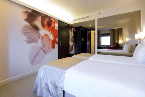 Ramada Plaza by Wyndham Bucharest Convention Center Room Type - Business Twin Room - Non-Smoking