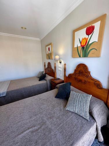 Twin Room image 3