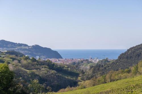 Közeli látványosságok, Perratzu Landarbide -Ideal parejas by Egona in Aia