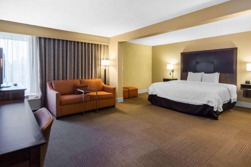 Hampton Inn Steubenville - image 6