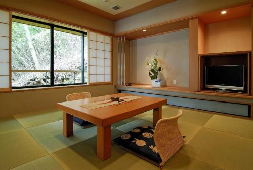 Luxury Suite with Open-Air Bath