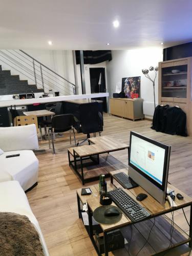 Beau loft 10 mns Paris y séjourner ou prof!! - Location saisonnière - Suresnes