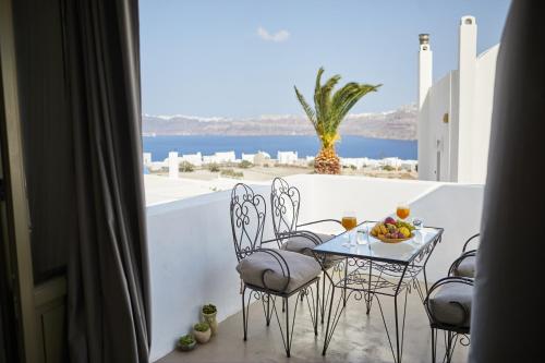 منظر, Arvanitis Cave Village in أكروتيري