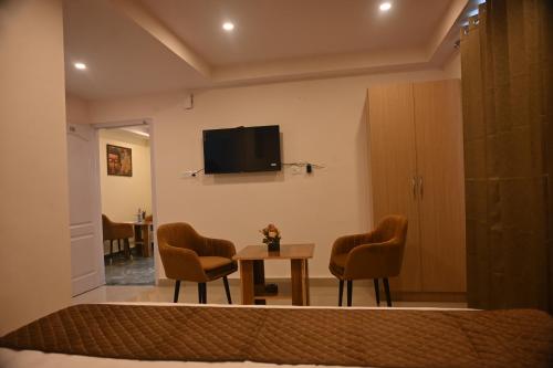 King Room with Garden View image 6