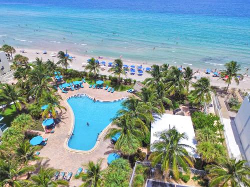 One Bedroom Apartment on the beach - image 16