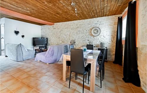 2 Bedroom Awesome Apartment In Codognan