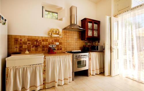 Cozy Home In Monte Santangelo With Kitchen
